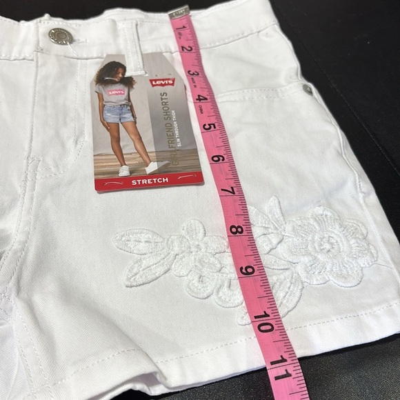 Levi Strauss Girlfriend Short,adjustable waist,stretch,embroidered floral,pocket - Picture 6 of 10